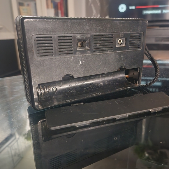 VINTAGE PHILIPS Model 172 RADIO AM(MW)-LW 2-BAND 1960S-1980s - Picture 4 of 5